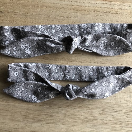 Bandeau en coton fleuri gris clair pour enfant