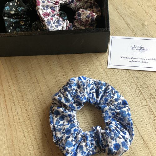 Chouchou taille m tissus 100% coton motifs fleuris bleu et blanc