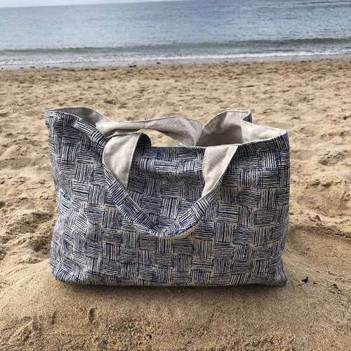 Sac / cabas en toile de coton aspect lin à motifs bleus