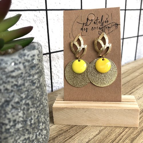Clous d'oreilles tulipe dorés avec sequin émaillé jaune