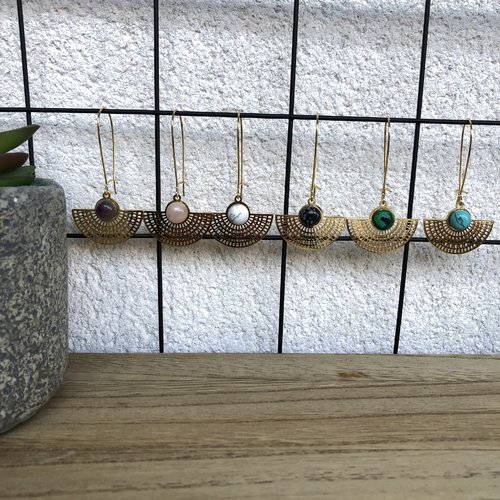 Dormeuses fil doré à l'or fin pendentif roue de paon et cabochon pierre