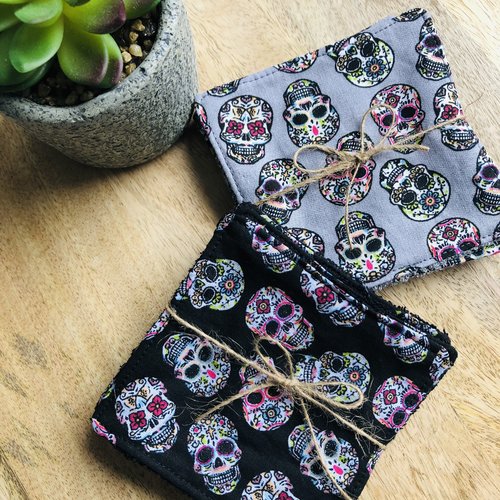 Lingettes en coton et éponge bambou motifs têtes de mort