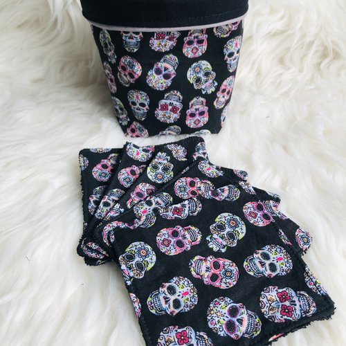 Panière et lingettes motifs têtes de mort