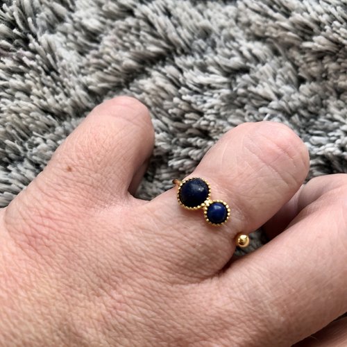 Bague doré à l'or fin avec cabochons en pierre semi-préciseuse lapis lazuli