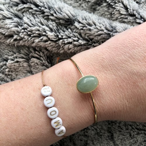 Bracelet / jonc en métal doré à l'or fin avec cabochon aventurine