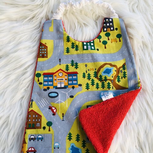 Serviette de cantine / grand bavoir motifs circuit