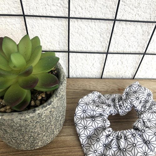 Chouchou en coton cousu main motifs géométriques