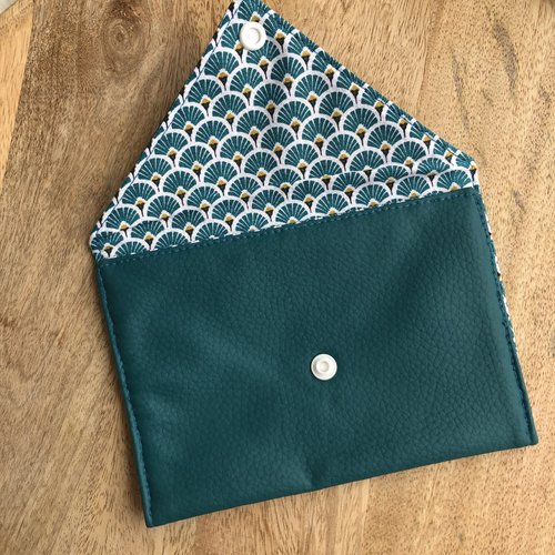 Pochette enveloppe en simili cuir bleu pétrole et coton motifs éventail