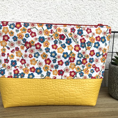 Trousse pochette en coton motifs fleuris et simili cuir