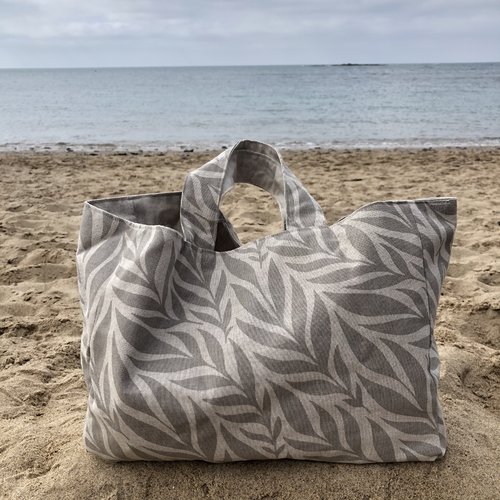 Sac / cabas en toile de coton à motifs feuillages beige et lin