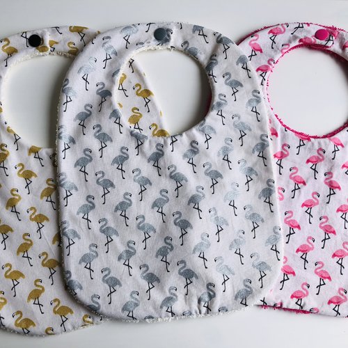 Joli bavoir en éponge et tissu coton motifs flamants rose