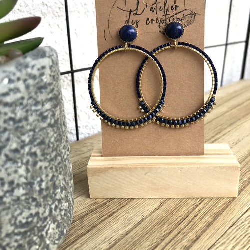 Clous d'oreilles en métal doré avec cabochon lapis lazuli
