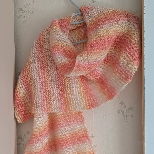 Écharpe tricot dégradé de couleurs