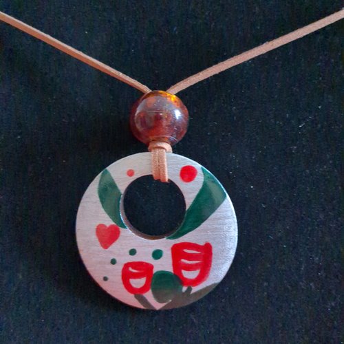 Pendentif en bois peint à la main