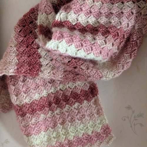 Écharpe mohair au crochet