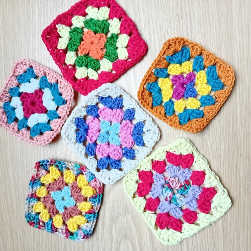 Lot de 6 petits  carrés granny coton,