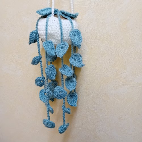 Suspension plante verte au crochet