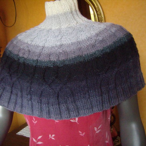 Poncho, écharpe circulaire, chauffe-épaules, tricot fait main