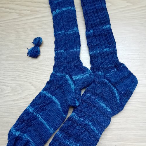 Chaussettes tricotées main, 43-45, bleu marine