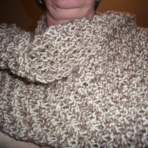 Étole, écharpe beige lurex