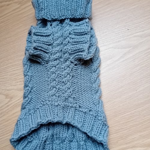 Pull gris pour petit chien, tricoté main