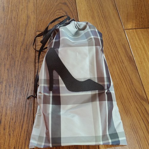 pochette chaussure