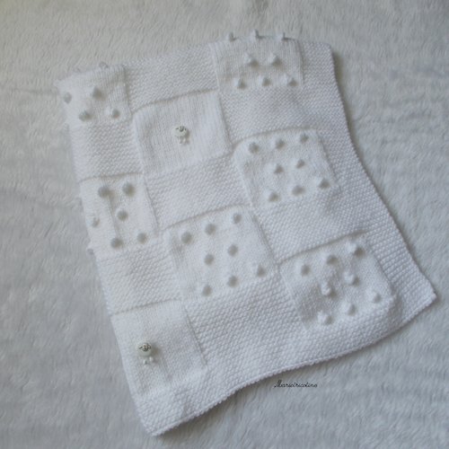 Couverture bébé blanche en laine boutons moutons  tricot main