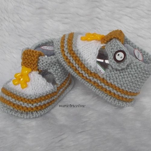 Chaussons bébé nounours 0/3 mois gris blanc moutade tricotés main en laine mérinos