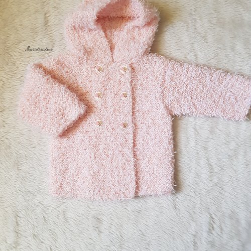 Manteau bébé croisé à capuche chiné rose et blanc 3 mois boutons souris tricoté main