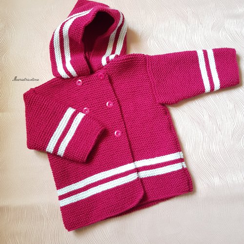 Manteau bébé croisé à capuche bordeaux 12 mois  boutons marine  tricoté main