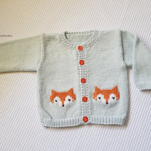 Gilet bébé bleu motif renard 3 mois tricoté main en laine phildar caresse