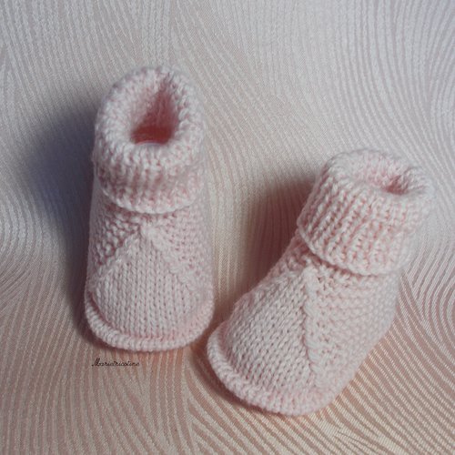 Chaussons chaussettes bebe 0/3 mois rose petale tricot main laine bb mérinos fonty
