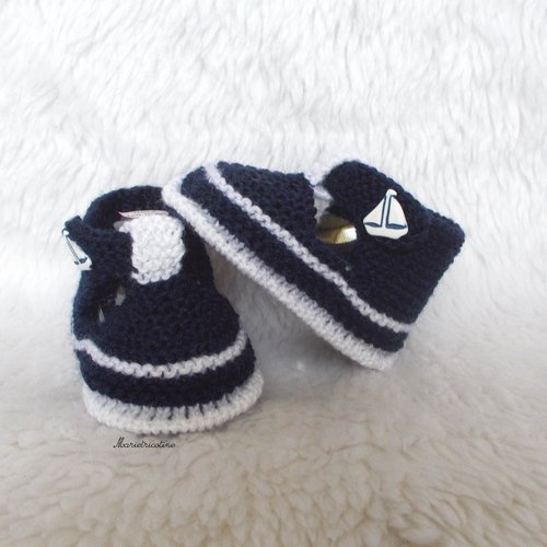 Chaussons bébé 0/3 mois marine et blanc style marin tricot main en laine fonty bb mérinos