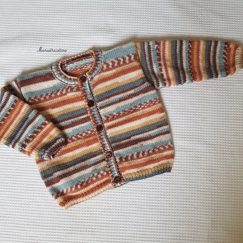 Gilet bébé 18 mois tricoté main en laine katia