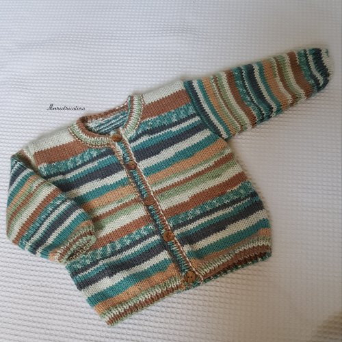 Gilet bébé 6 mois tricoté main en laine katia