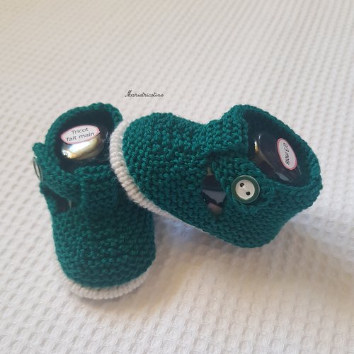 Chaussons bébé en laine mérinos 0/3 mois tricotés main vert blanc