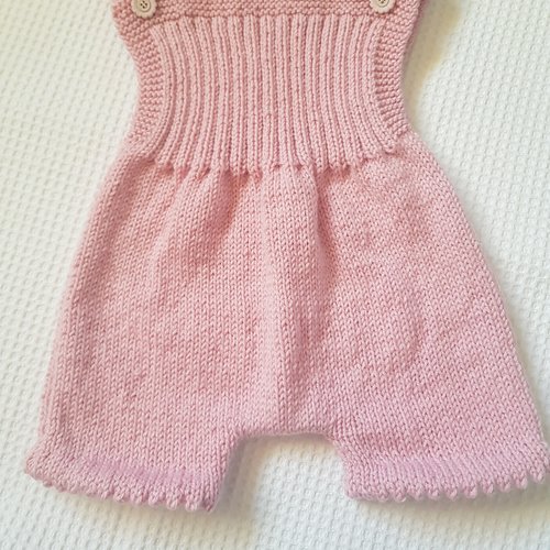 Salopette courte 3 mois tricoté main en laine bergere de france