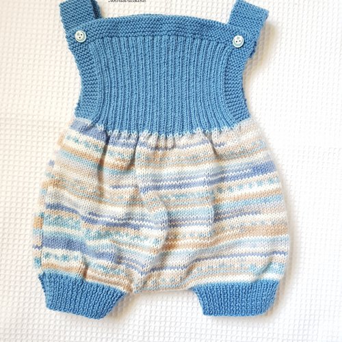 Salopette courte 6 mois tricoté main en laine katia