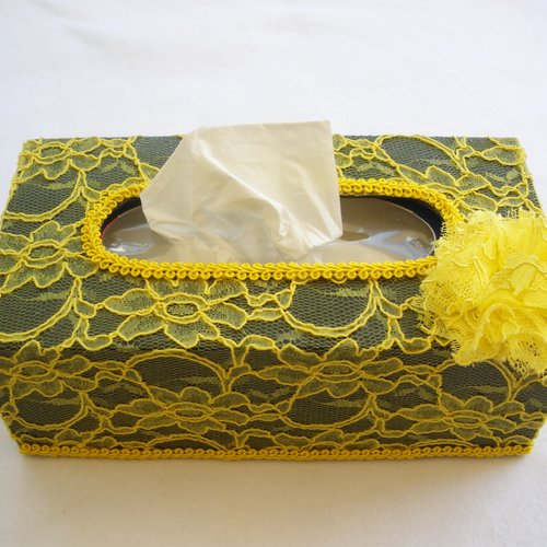 Boîte à mouchoirs, boite en bois décorée de dentelle jaune, rangement mouchoirs en papier, décoration maison