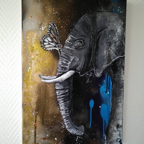 Le papillon et l'éléphant ,bleu,doré, acrylic sur toile coton 40/60cm