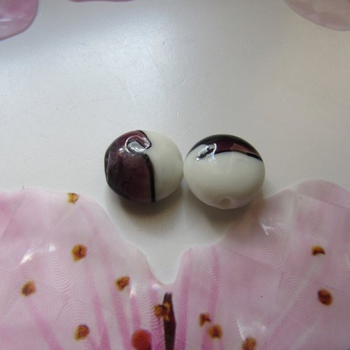 2 perles au chalumeau peintes à la main