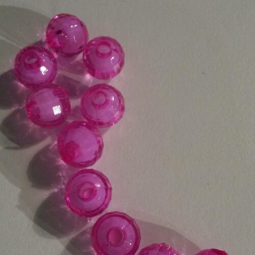 Lot de 10 perles translucides à facettes, rose fuchsia avec du blanc 8 mm 