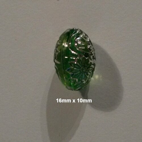 5 perles de forme olive 16 mm x 10 mm gravure argentée vert 