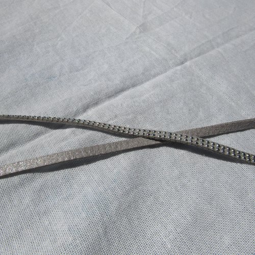1 cordon suédine à clou en 87 cm x 5 mm