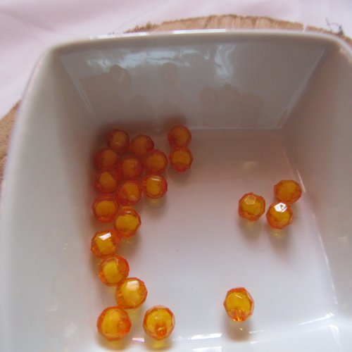 10 perles acryliques 8 mm à facettes