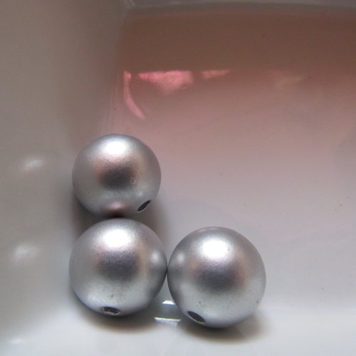2 perles rondes de 12 mm de diamètre