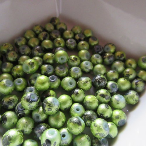 10 perles en verre drawbench mouchetées peintes à la main de 6-7 mm de diamètre