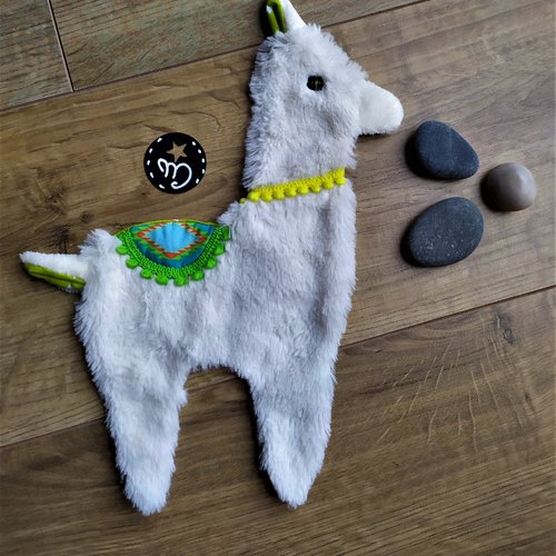 Doudou Plat Sensoriel Peluche Bebe Doudou Lama Jouet 1er Age Un Grand Marche