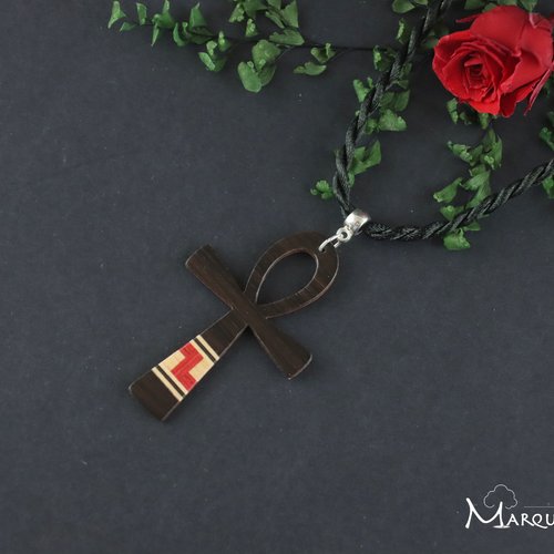 Collier ankh croix de vie, ou croix ansée en bois noir et rouge