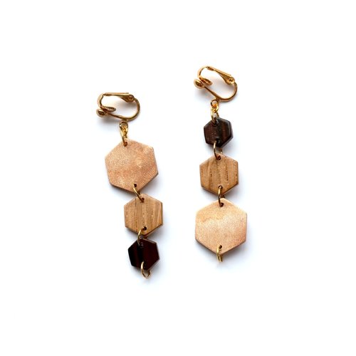 Clips d'oreille asymétriques trois hexagone en bois